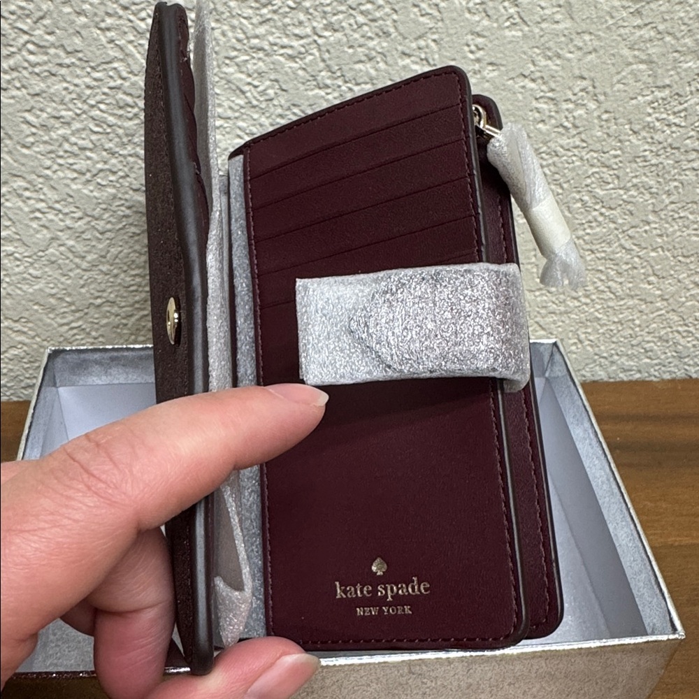 Kate Spade Boxed Medium Compact Bifold Wallet NWT - Picture 5 of 6